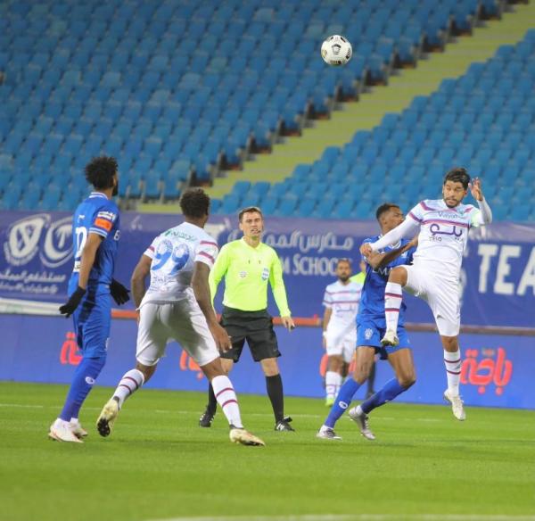 أبها يزيد معاناة الهلال بهزيمة جديدة