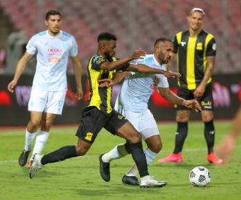 الاتحاد يكتسح الفتح برباعية