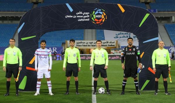 من يطلب الحكام الاجانب لا ينتصر