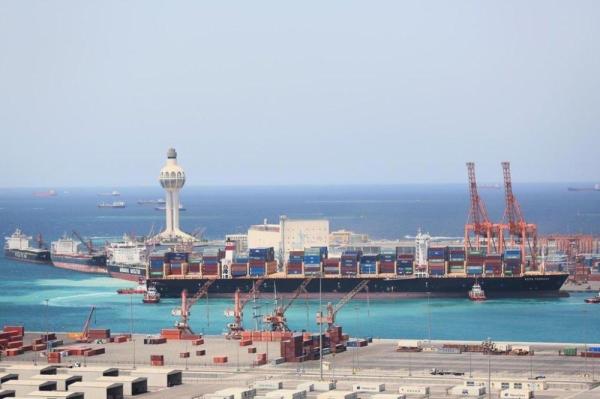 إيقاف الملاحة بميناء جدة بسبب زيادة سرعة الرياح