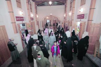 سوق الحرفيين.. مدرسة «تراثية» مفتوحة بالأحساء