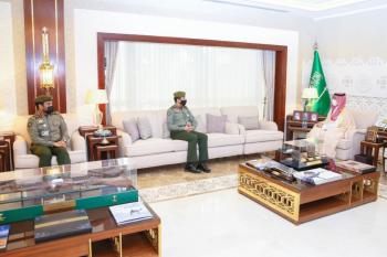 نائب أمير الشرقية يشيد بجهود «الجوازات» في تنظيم السفر