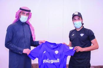 البكيرية يدعم صفوفه بـ 10 لاعبين