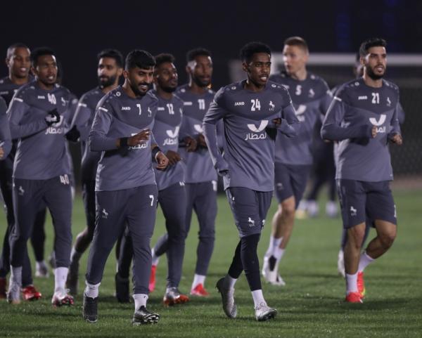 الدبل يجتمع بلاعبي الاتفاق.. وفحص كورونا سلبي