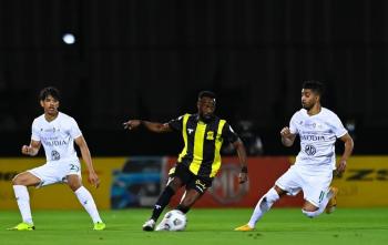 الاتحاد يلحق بالأهلي في الديربي