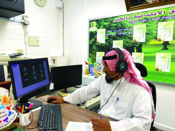«فارس المنصة» في ابتدائية الصديق بالخبر