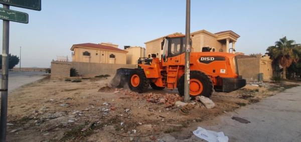 إزالة مخلفات الرمي العشوائي شرق الدمام