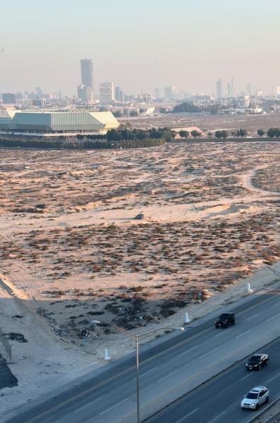 تحديد موقع استاد الدمام الجديد بين الدمام «والهاف مون»