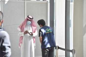 مراكز التطعيم تستقبل الراغبين بتلقي جرعة لقاح كورونا الثانية