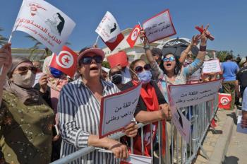 نواب تونسيون يتعهدون بسحب الثقة من الغنوشي