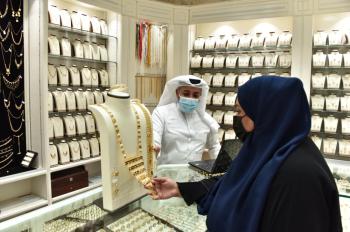 «الجائحة» تقود 70 % من محلات الذهب للبيع الإلكتروني