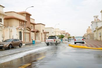 الأحساء.. مطالب بحلول عاجلة لتصريف المياه من الشوارع