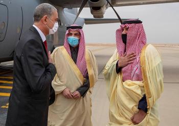 وزير الداخلية العراقي يصل إلى الرياض