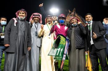 الوطن يستعيد «كأس السعودية»درع حصين لمالكه ومدربه وخياله أنهى منافسه «تشالالتان» وقضى على آمالهحبس الأنفاس في آخر 100م ليظفر باللقب الأول.. و«ديربي السعودية» في قبضة اليابان للعام الثاني على التوالي