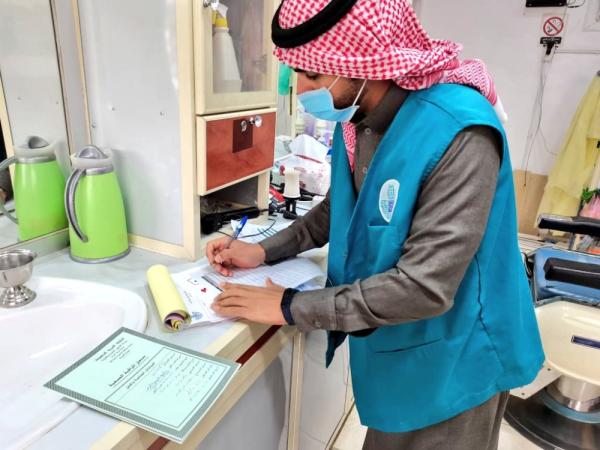 تعقيم واجهات المحال بالنعيرية