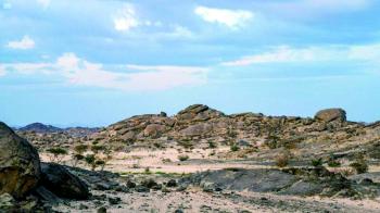 «جبل القمر».. وجهة هواة مغامرات التخييم والتسلق