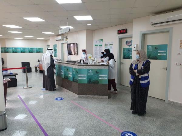 100 مستفيد يوميا بـ «لقاحات رأس تنورة»