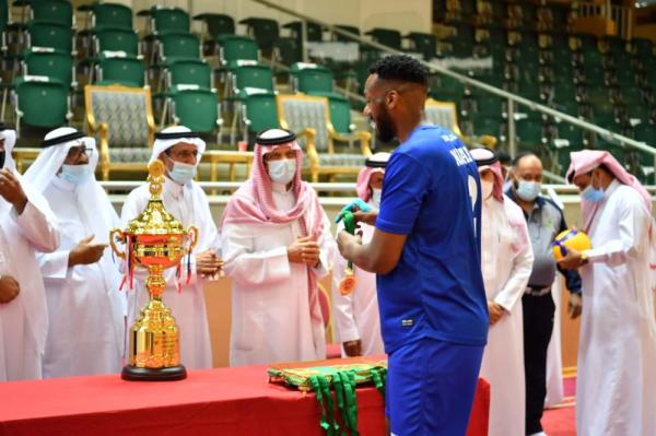 الزغيبي والبابطين يتوجان طائرة الهلال