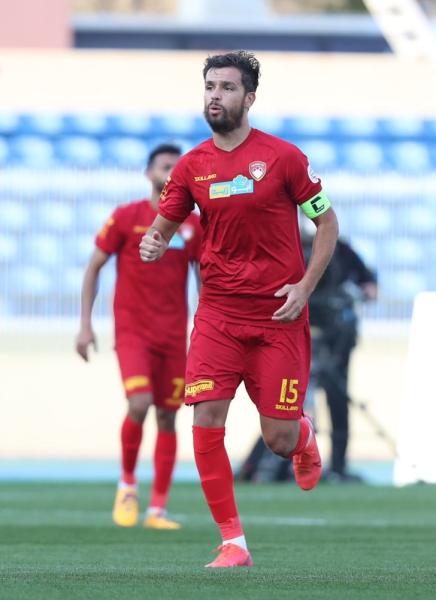 الشباب يختبر الصدارة بضمك
