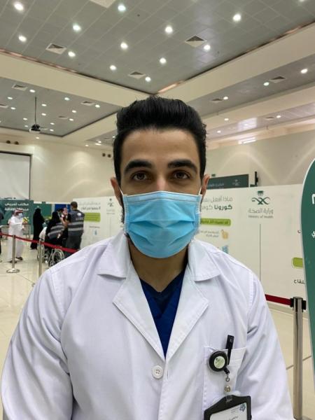 حاقنو «لقاح كورونا».. محاربون في خدمة الوطن