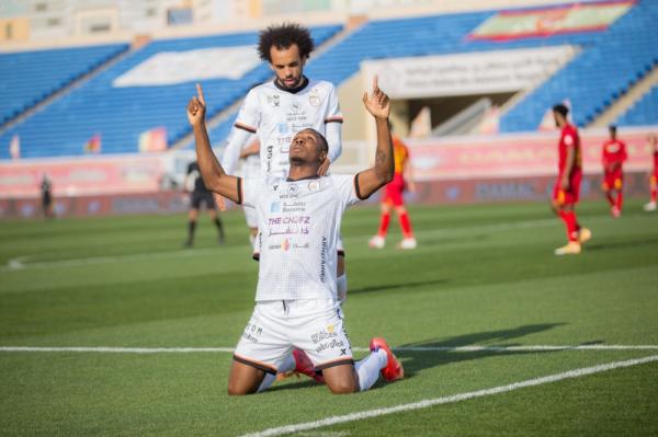 الليث يتغنى بالصدارة