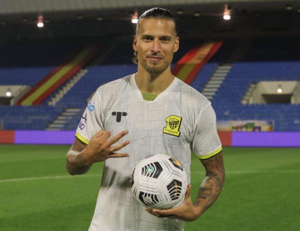 «10 هاتريك».. والمقرن السعودي الوحيد