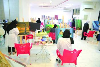 أسرار «البلتة والألوان» بأدبي جدة