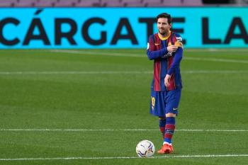 برشلونة يسعى إلى الضغط على قطبي مدريد