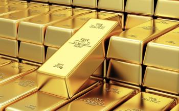 سعر عقود الذهب يتراجع 15 دولاراً