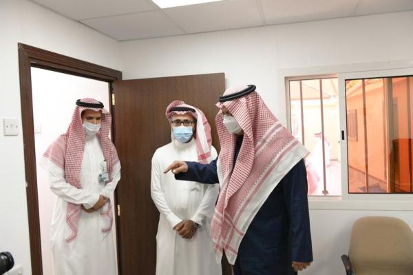 محافظ حفر الباطن يتفقد أعمال لجنة «القبائل النازحة»