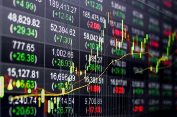 فتح الأنشطة وارتفاع أسعار النفط ينعشان سوق الأسهم