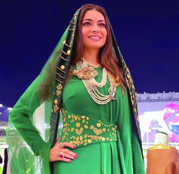 «الأزياء التراثية».. رمز الهوية الوطنية في الفعاليات العالمية