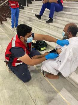1290 ساعة خدمة لمتطوعي الهلال الأحمر في المسجد الحرام