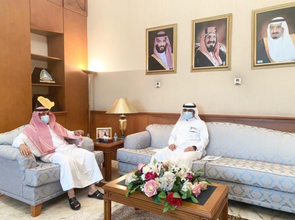 محافظ القطيف يبحث خطط «التنمية الزراعية»