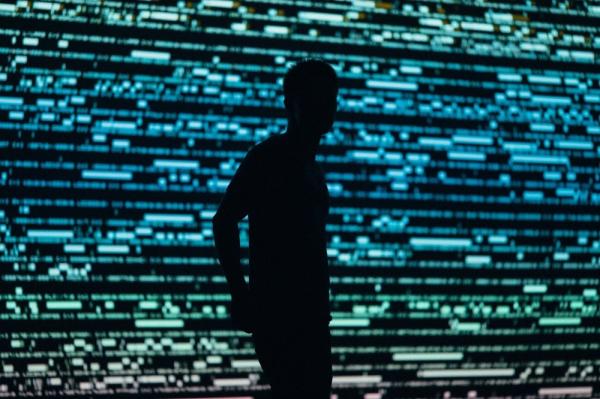 الإنترنت المظلمة.. سوق نشطة للقاحات كورونا المجهولة