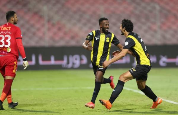نموروفي المناسبات الكبيرة تحب الظهور