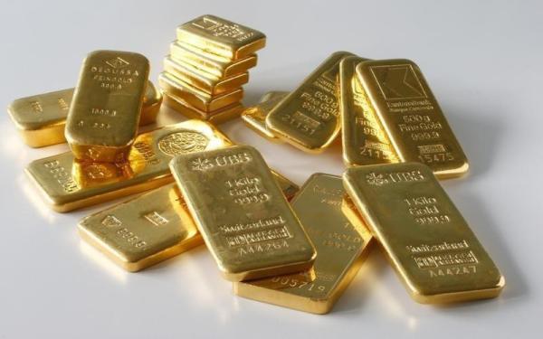 الذهب يبلغ أعلى مستوياته في أسبوع مع تراجع الدولار