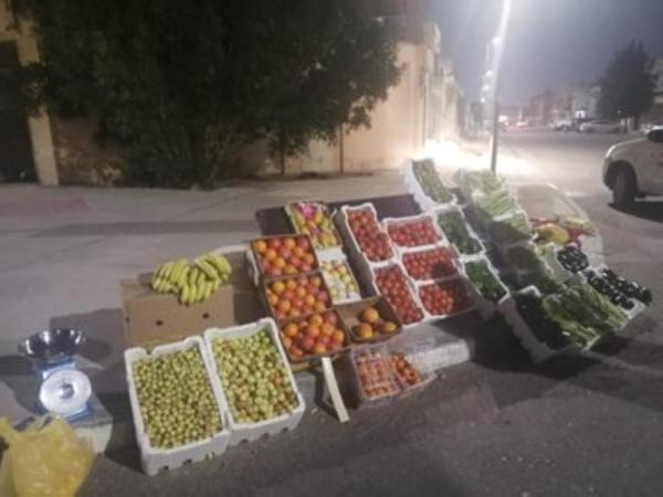ضبط كميات خضار وفاكهة مخالفة بالدمام