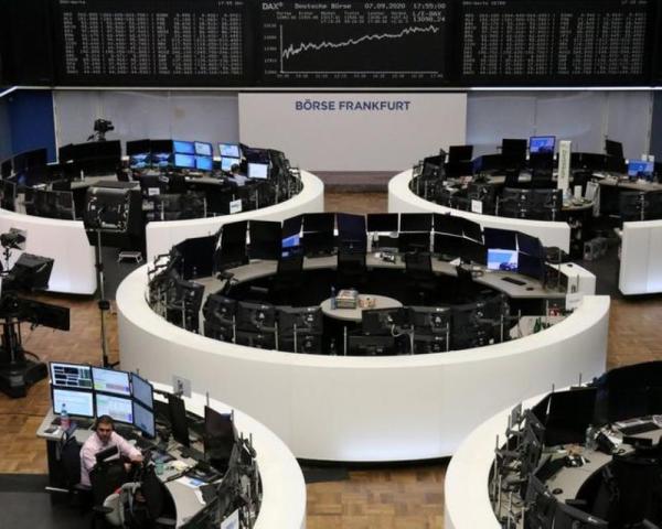 أسهم أوروبا تسجل ذروة عام مع انحسار مخاوف ارتفاع التضخم