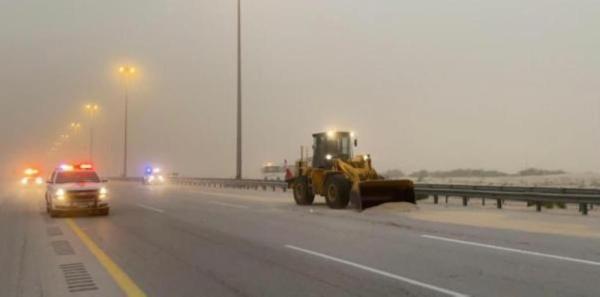 شاهد.. مواطنو الرياض يوثقون العاصفة الرملية