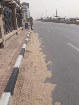 بالصور .. الخبر ترفع آثار العاصفة الرملية