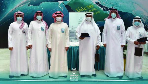 ميناء الدمام يكرم موظفيه المتقاعدين
