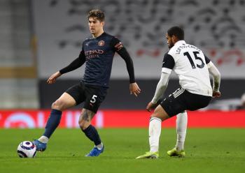 جوارديولا: ستونز يستحق العودة للمنتخب الإنجليزي