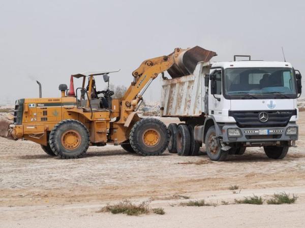 رفع 1568 متر أنقاض ومخلفات بالعزيزية 