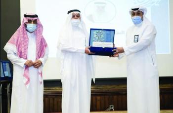 «تقنية الدمام» تكرم عميدها السابق وأساتذتها المتقاعدين