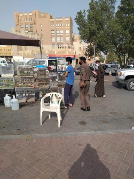 رفع البسطات المخالفة وسط الدمام