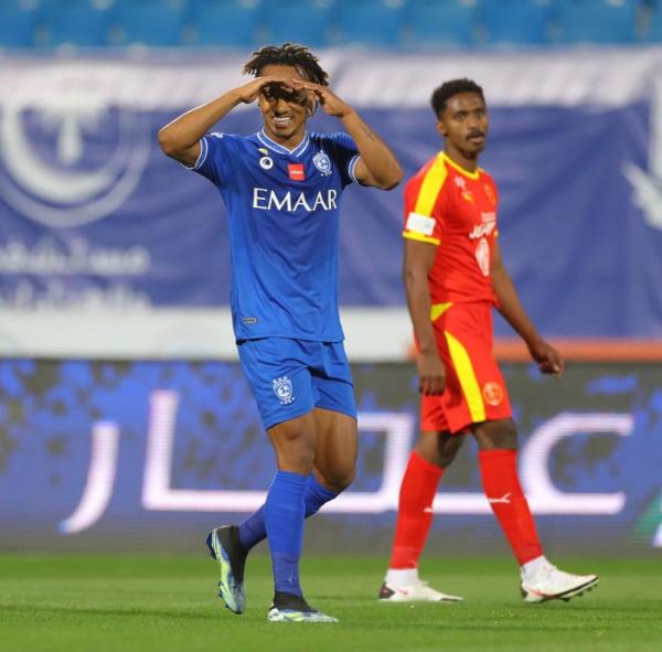 الهلال يعزز صدارته