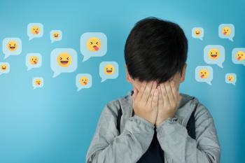 «مقالب السوشيال ميديا».. سلوكيات دخيلة تبث الكراهية وتسبب الأذى النفسي