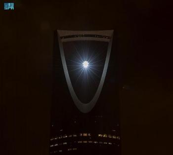«النجمة المتحركة».. تضيء سماء «نور الرياض»