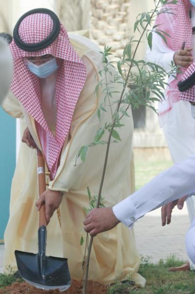 محافظ حفر الباطن يدشن «أسبوع البيئة»